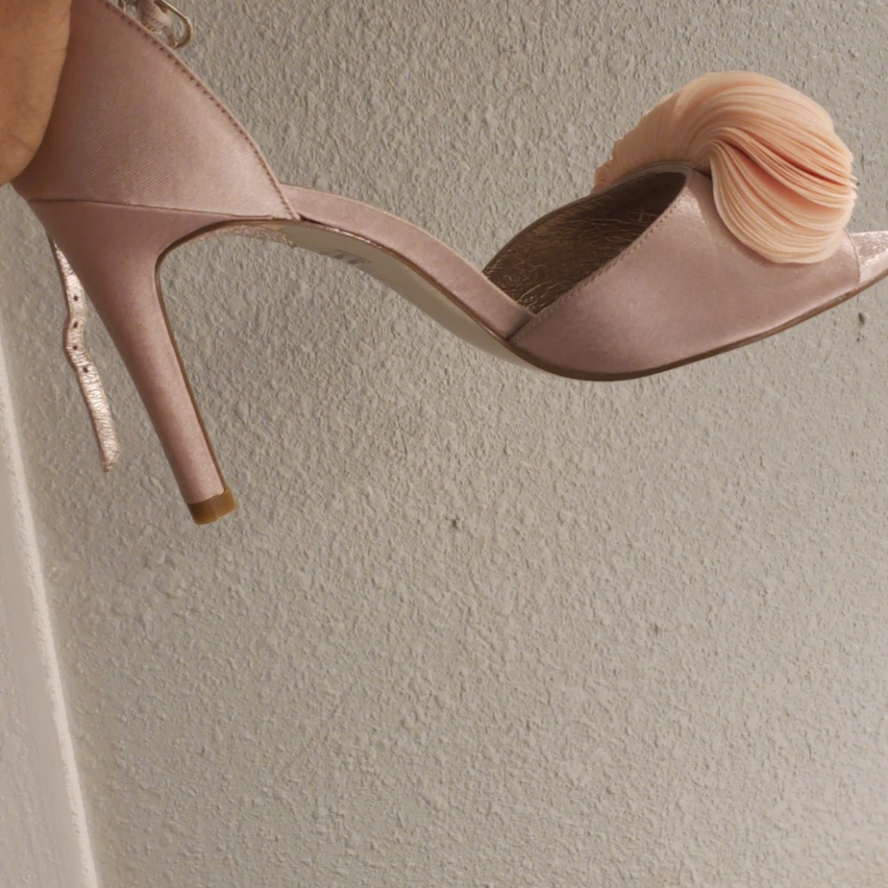 Shoe - Picture 3 of 4